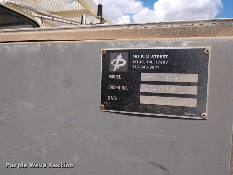 image for item DD7093 1989 Ford F700 bucket truck