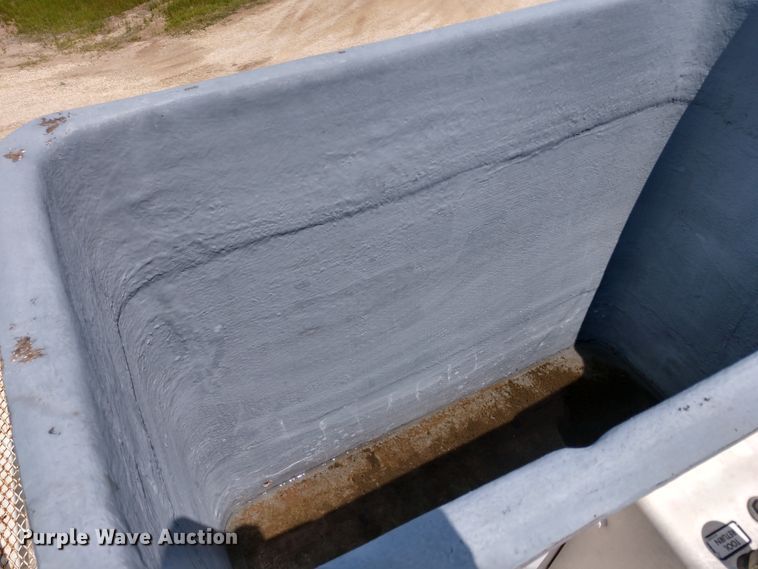 image for item DD7093 1989 Ford F700 bucket truck