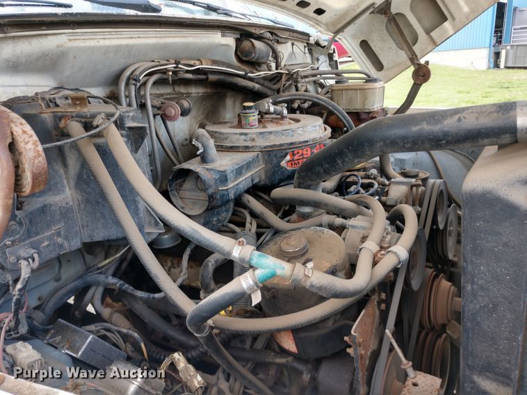 image for item DD7093 1989 Ford F700 bucket truck