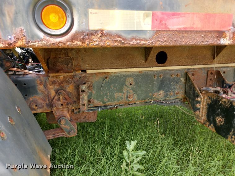 image for item DD7096 2000 Freightliner FC70 flatbed truck