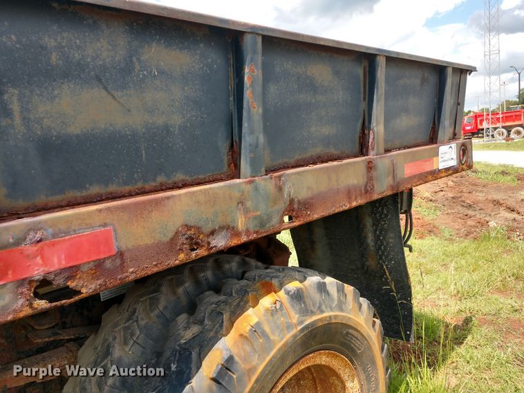 image for item DD7096 2000 Freightliner FC70 flatbed truck