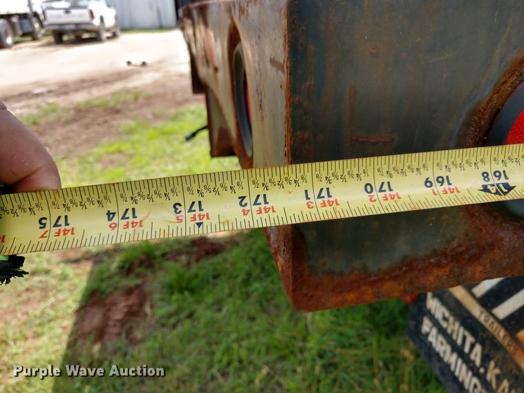 image for item DD7096 2000 Freightliner FC70 flatbed truck