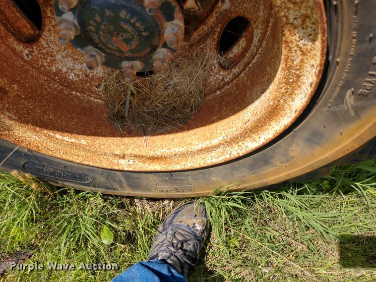 image for item DD7096 2000 Freightliner FC70 flatbed truck