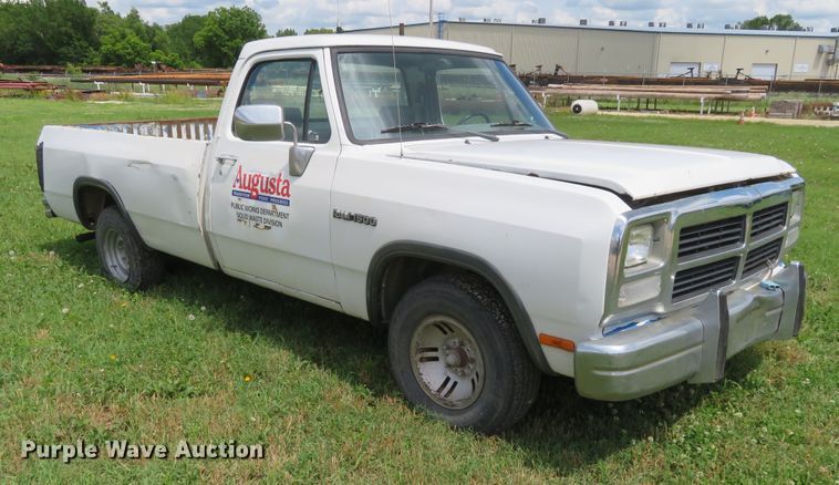 image for item DD7098 1991 Dodge D150 pickup truck
