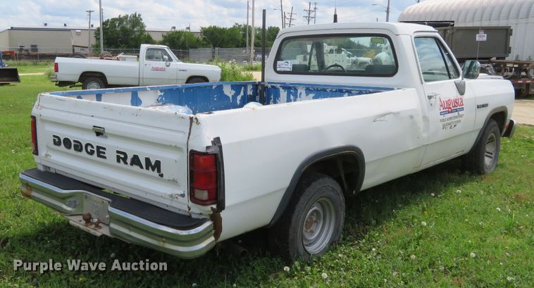 image for item DD7098 1991 Dodge D150 pickup truck