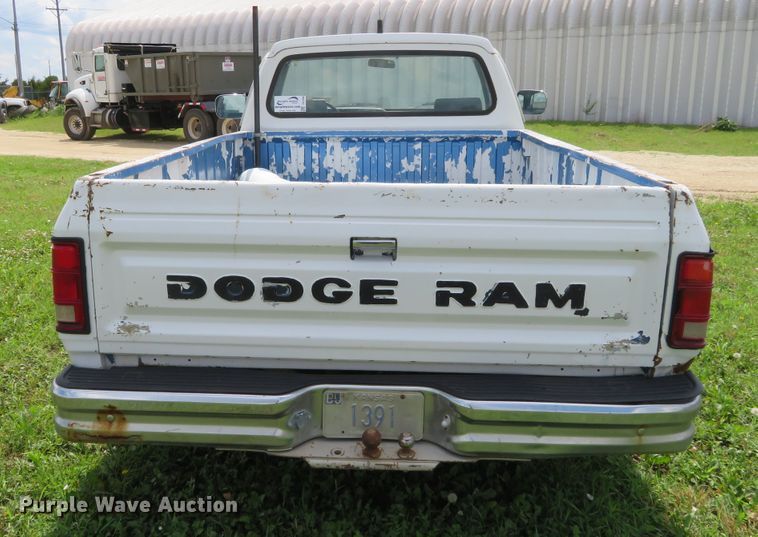image for item DD7098 1991 Dodge D150 pickup truck
