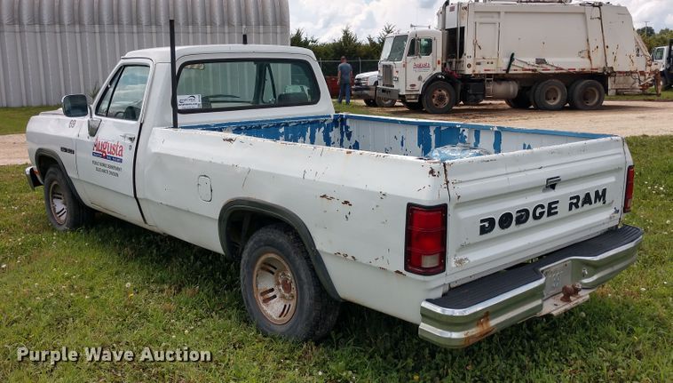 image for item DD7098 1991 Dodge D150 pickup truck