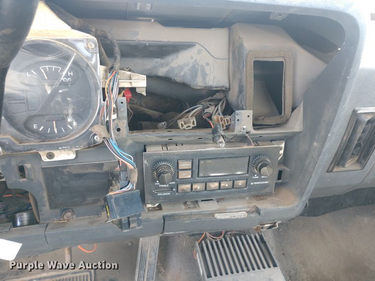 image for item DD7098 1991 Dodge D150 pickup truck