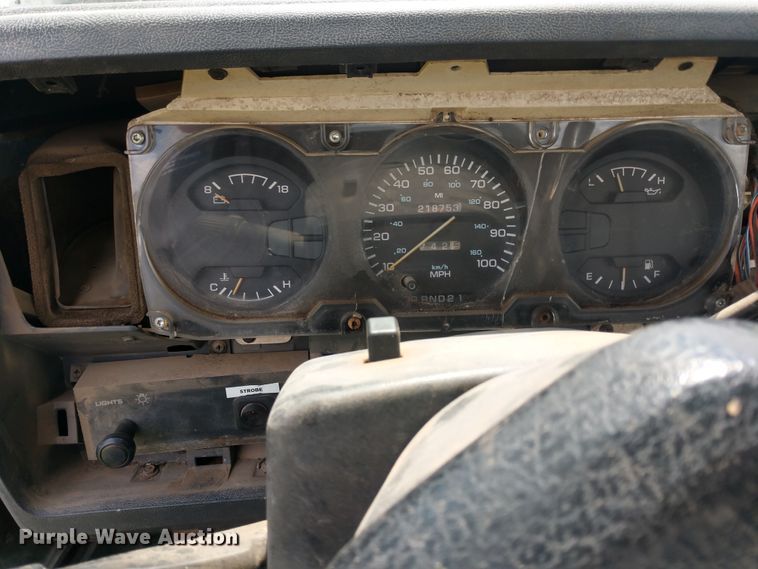 image for item DD7098 1991 Dodge D150 pickup truck