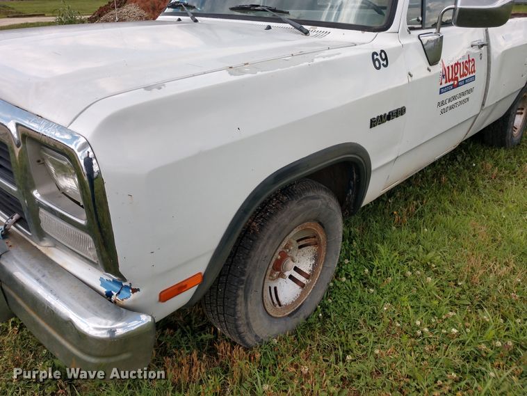 image for item DD7098 1991 Dodge D150 pickup truck