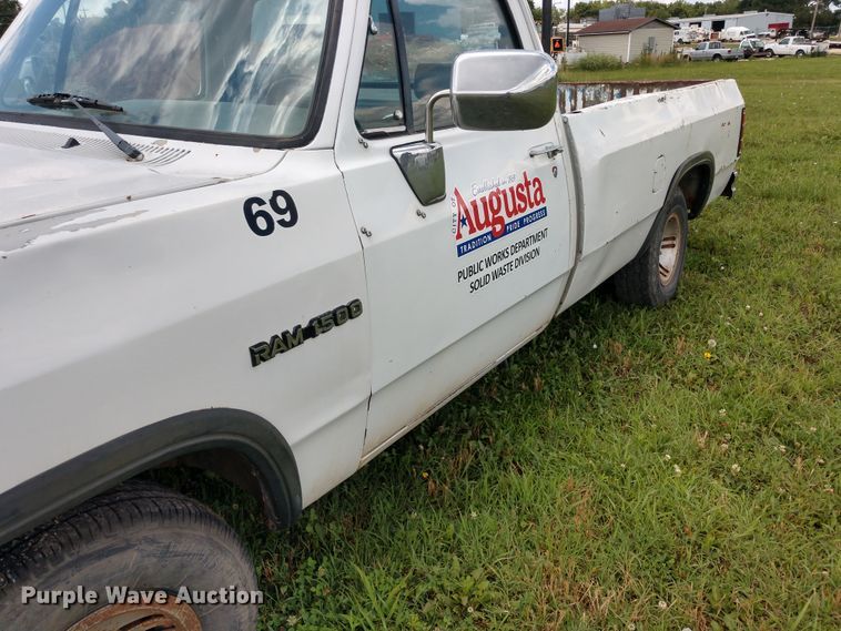 image for item DD7098 1991 Dodge D150 pickup truck
