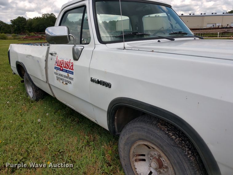 image for item DD7098 1991 Dodge D150 pickup truck
