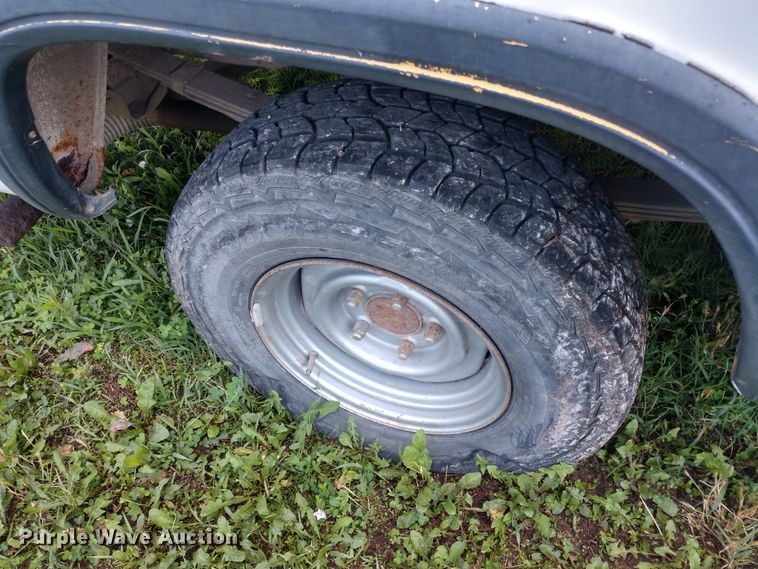 image for item DD7098 1991 Dodge D150 pickup truck