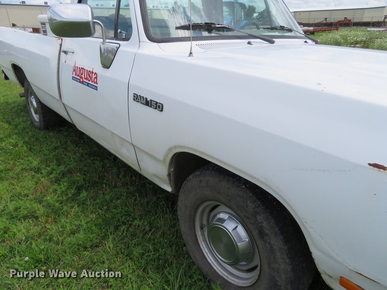 image for item DD7099 1992 Dodge D150 pickup truck