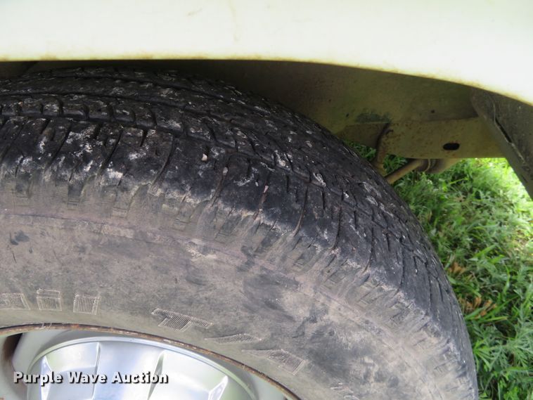 image for item DD7099 1992 Dodge D150 pickup truck