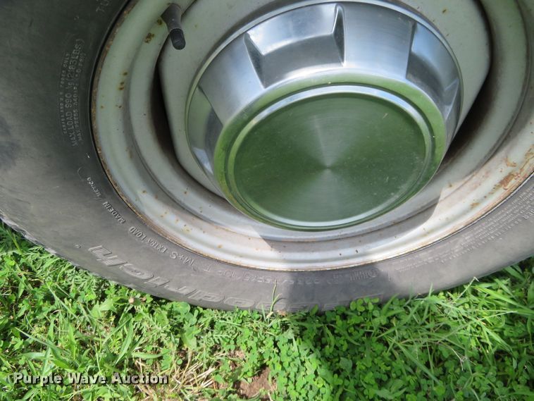 image for item DD7099 1992 Dodge D150 pickup truck