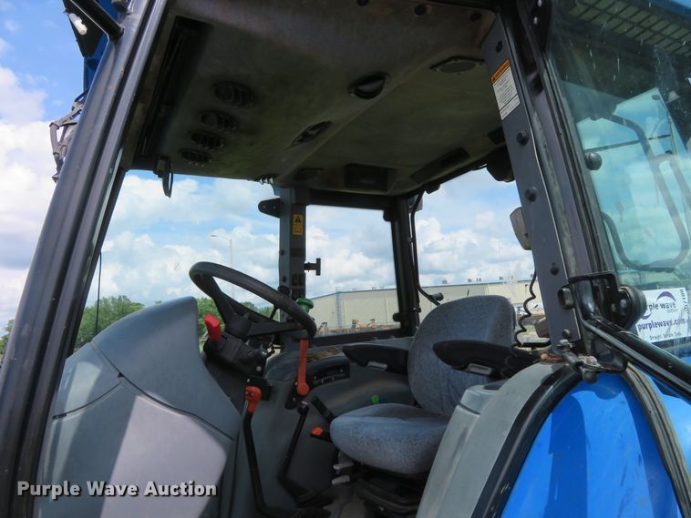 image for item DD7100 2007 New Holland TL100A tractor