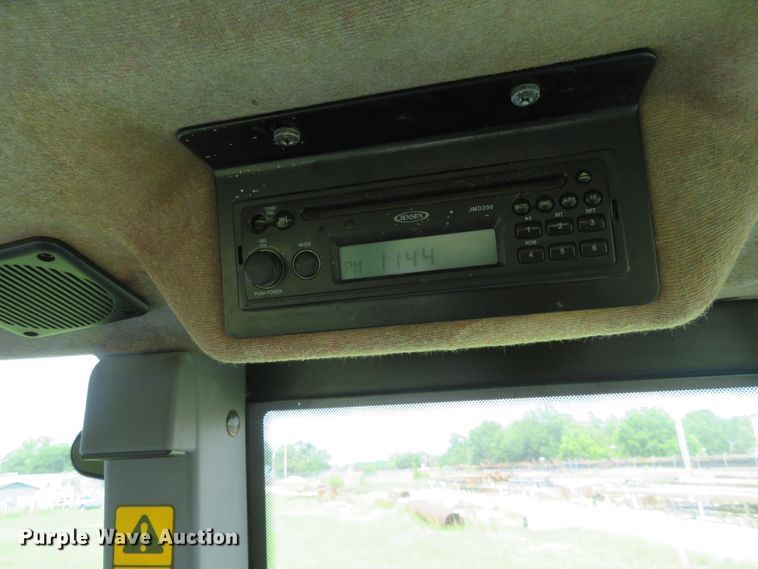 image for item DD7100 2007 New Holland TL100A tractor