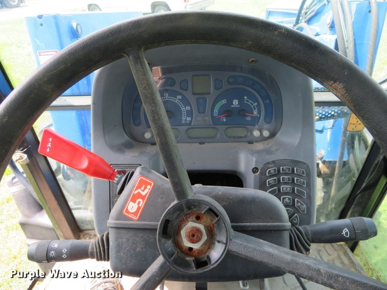 image for item DD7100 2007 New Holland TL100A tractor