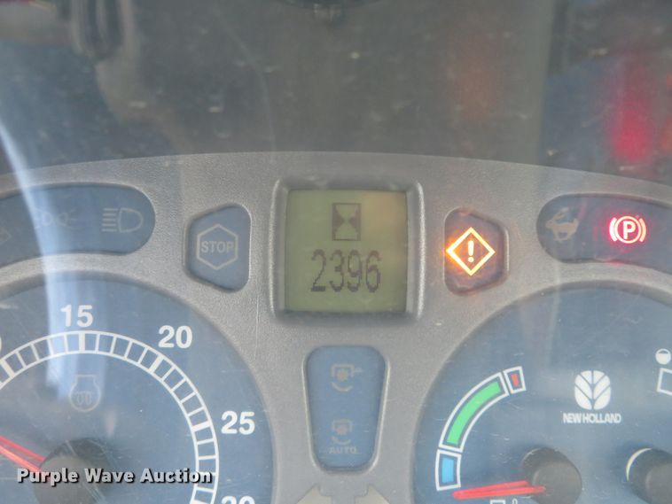 image for item DD7100 2007 New Holland TL100A tractor