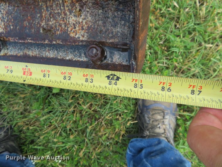 image for item DD7100 2007 New Holland TL100A tractor