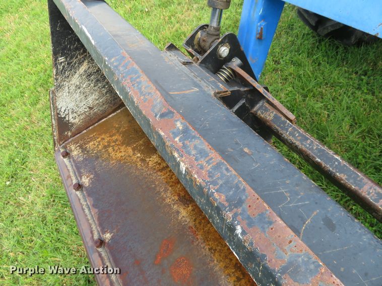 image for item DD7100 2007 New Holland TL100A tractor