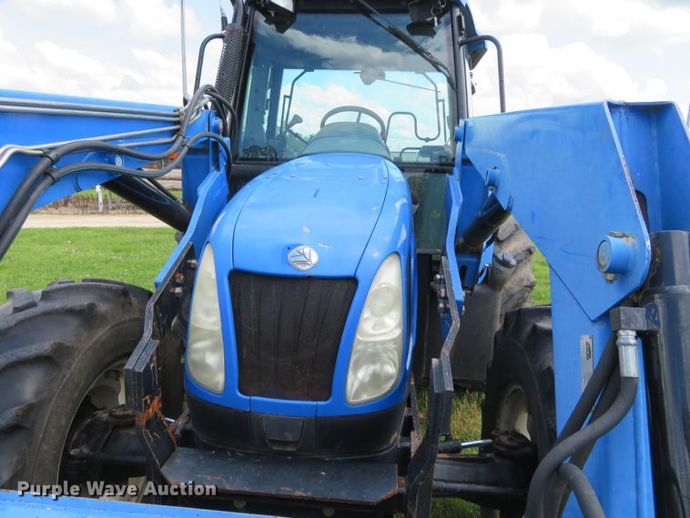image for item DD7100 2007 New Holland TL100A tractor