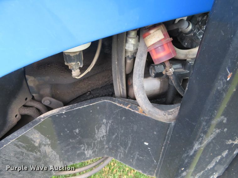 image for item DD7100 2007 New Holland TL100A tractor