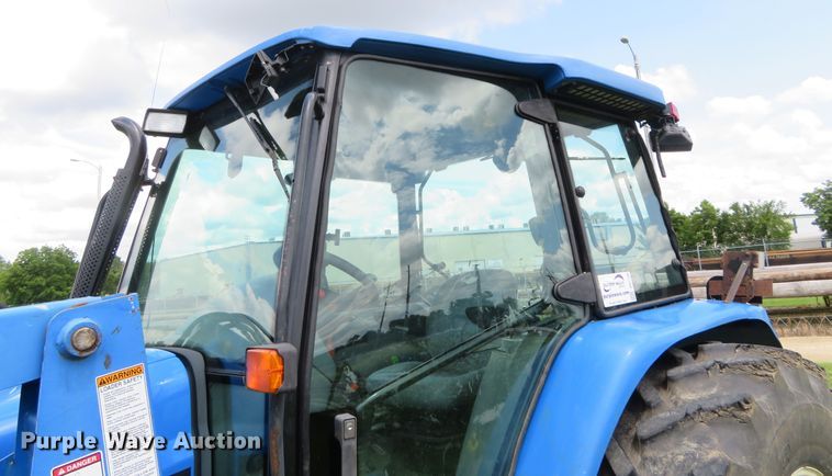 image for item DD7100 2007 New Holland TL100A tractor
