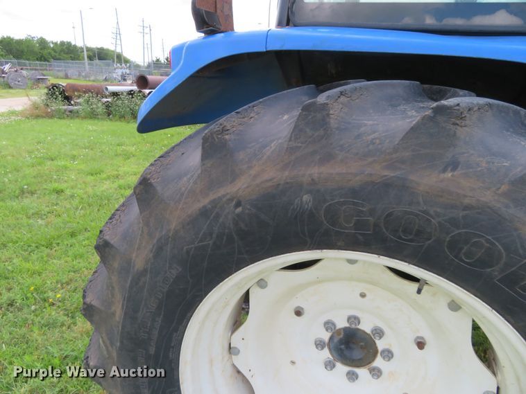 image for item DD7100 2007 New Holland TL100A tractor