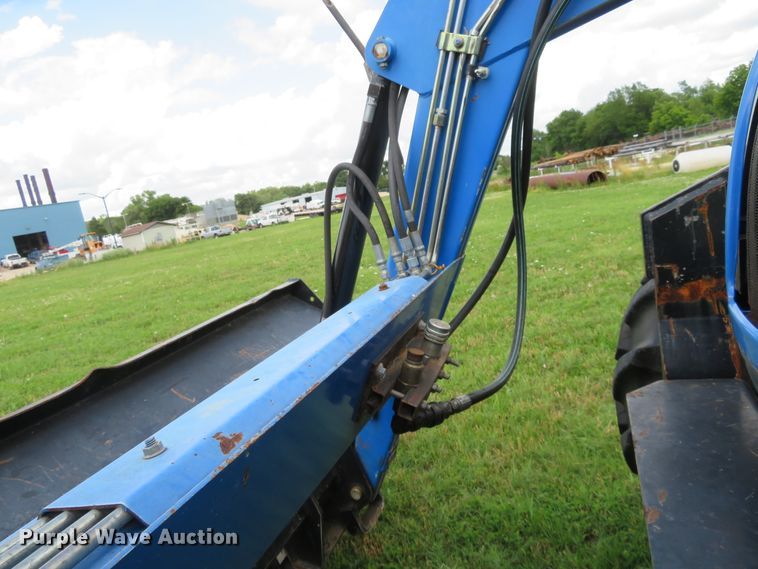 image for item DD7100 2007 New Holland TL100A tractor