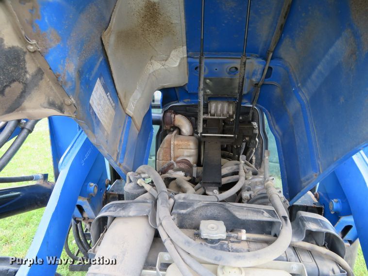 image for item DD7100 2007 New Holland TL100A tractor