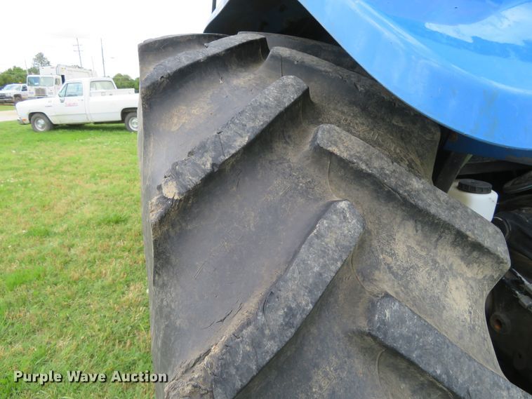 image for item DD7100 2007 New Holland TL100A tractor