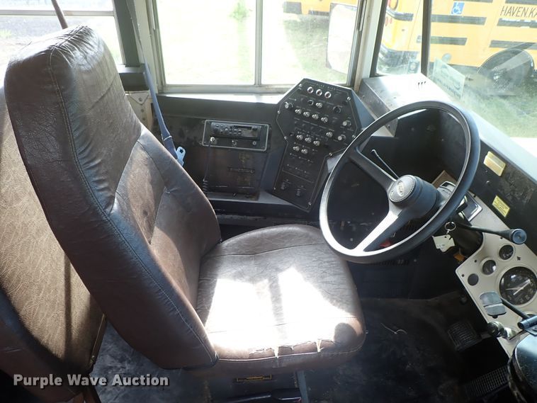 image for item DE5422 1998 Ford B800 Blue Bird school bus