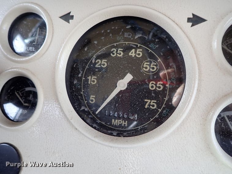 image for item DE5422 1998 Ford B800 Blue Bird school bus