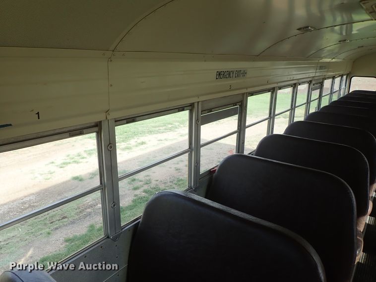 image for item DE5422 1998 Ford B800 Blue Bird school bus