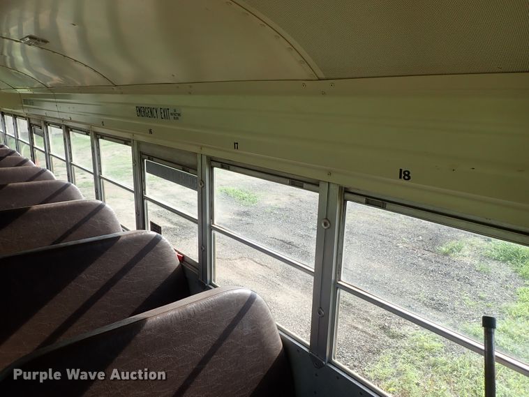 image for item DE5422 1998 Ford B800 Blue Bird school bus