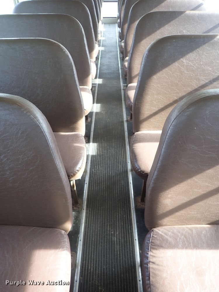 image for item DE5422 1998 Ford B800 Blue Bird school bus