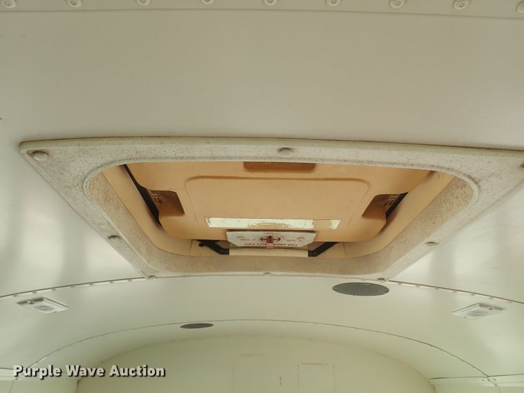 image for item DE5422 1998 Ford B800 Blue Bird school bus