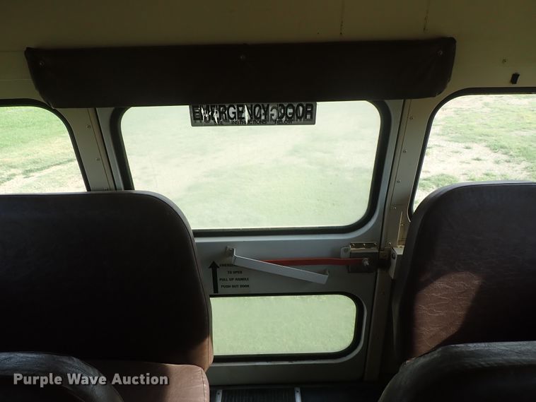 image for item DE5422 1998 Ford B800 Blue Bird school bus