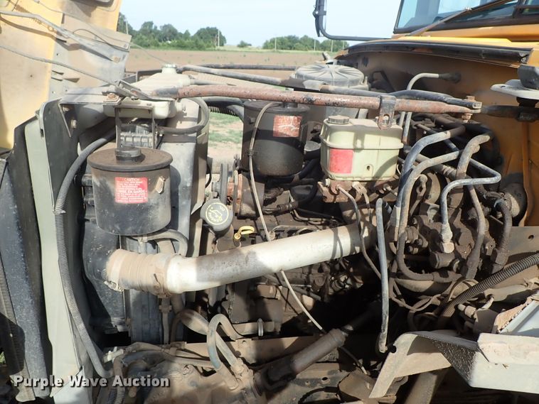 image for item DE5422 1998 Ford B800 Blue Bird school bus