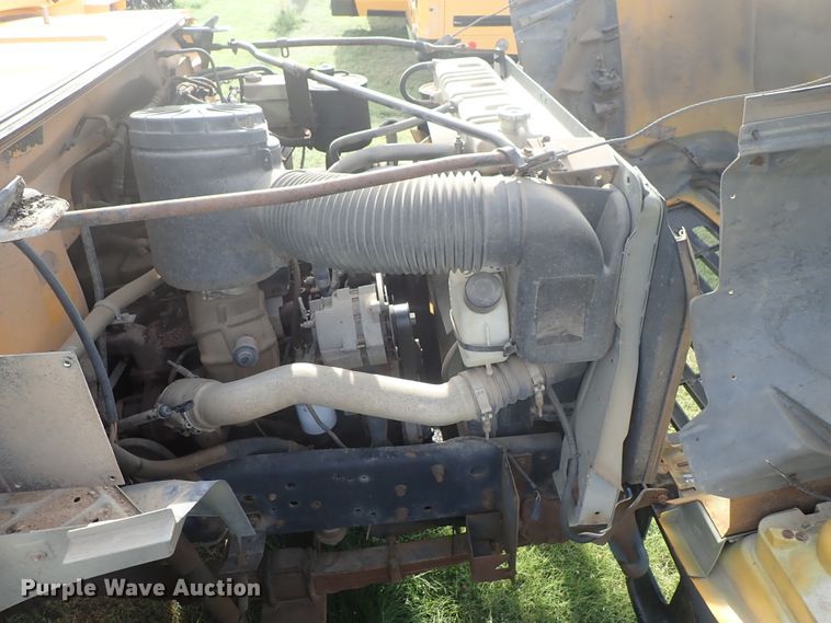 image for item DE5422 1998 Ford B800 Blue Bird school bus