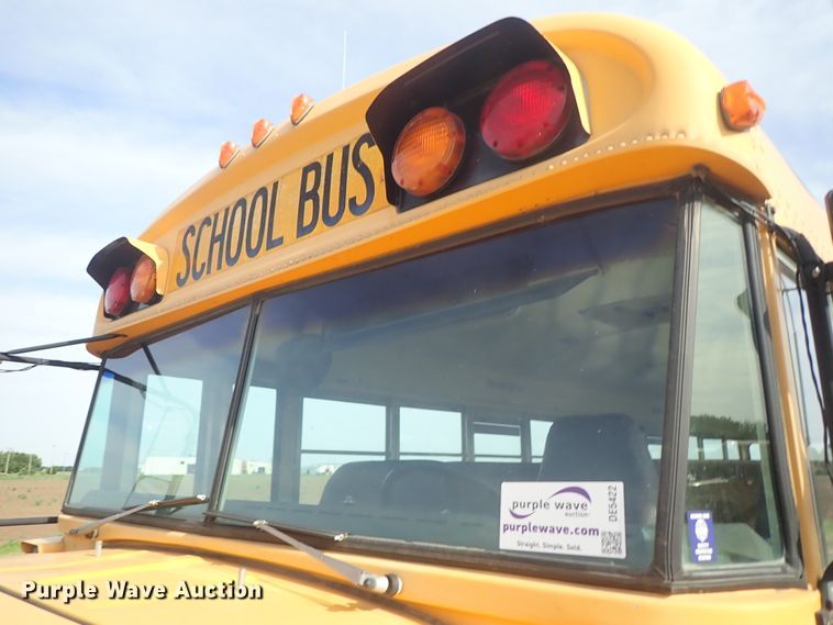 image for item DE5422 1998 Ford B800 Blue Bird school bus