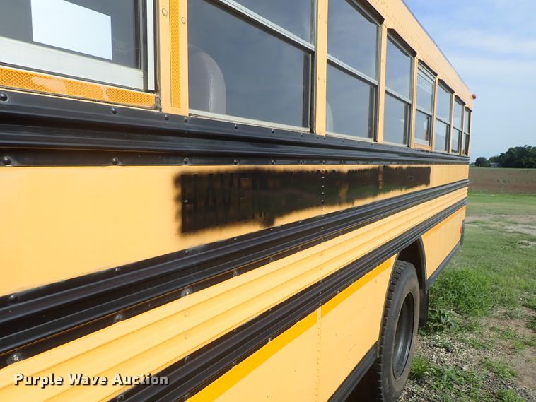 image for item DE5422 1998 Ford B800 Blue Bird school bus