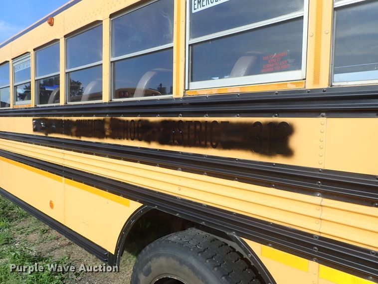 image for item DE5422 1998 Ford B800 Blue Bird school bus