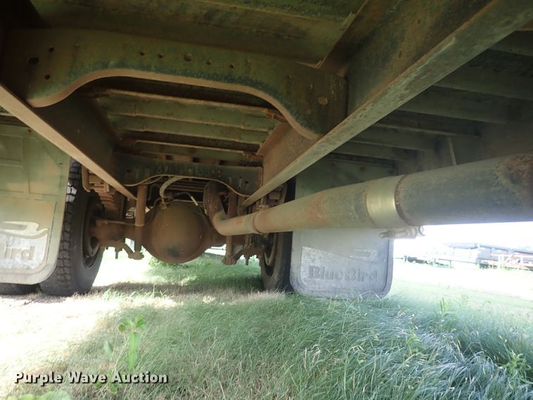 image for item DE5422 1998 Ford B800 Blue Bird school bus