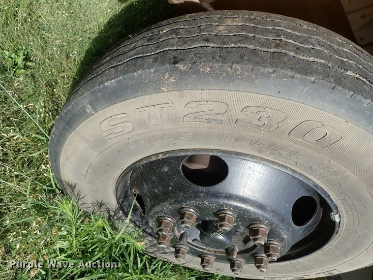 image for item DE5422 1998 Ford B800 Blue Bird school bus