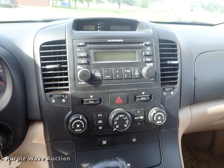 image for item DE5423 2007 Hyundai Entourage van