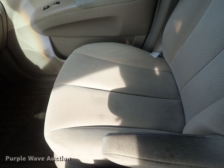 image for item DE5423 2007 Hyundai Entourage van