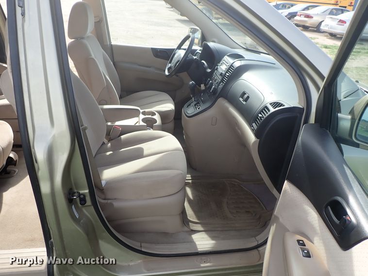 image for item DE5423 2007 Hyundai Entourage van